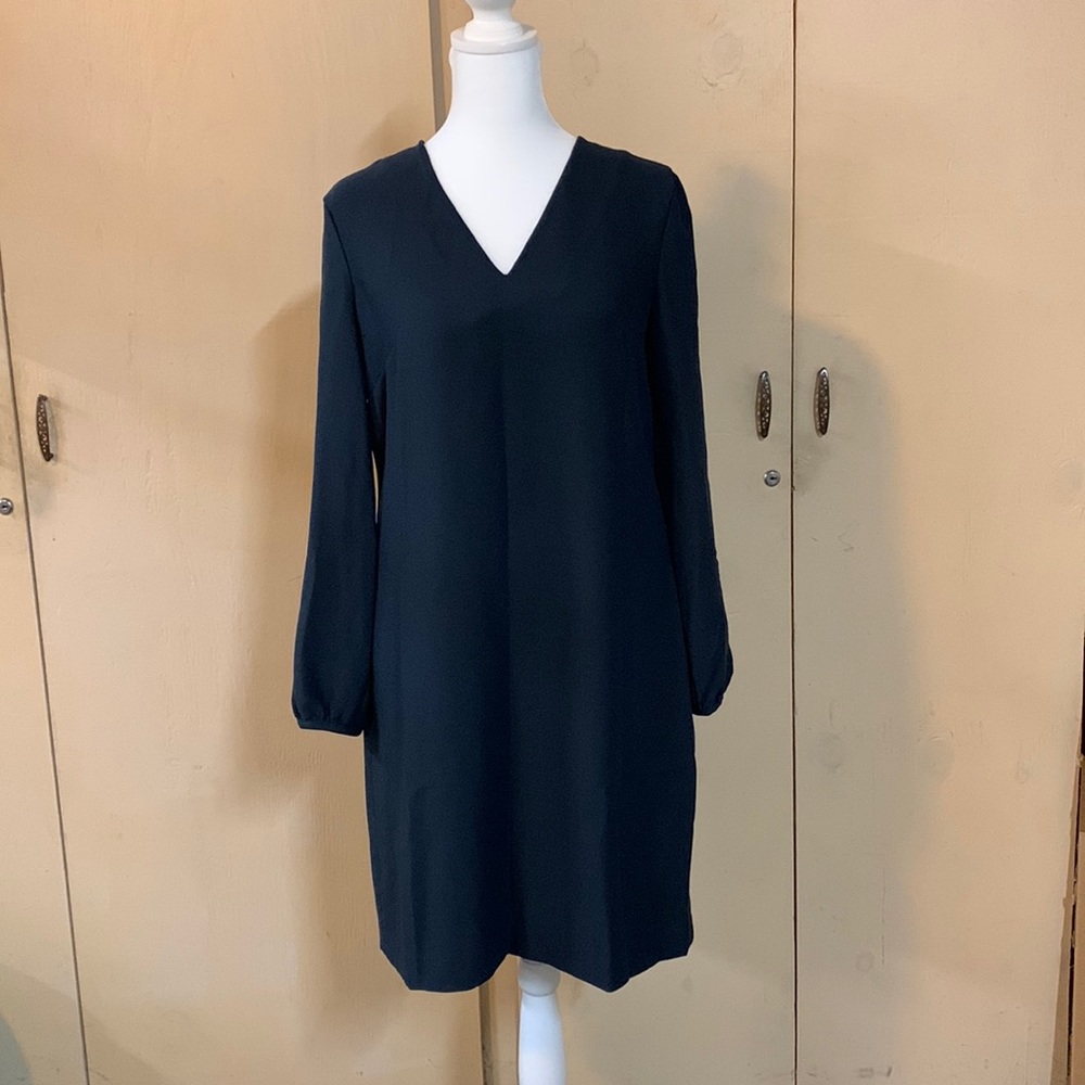 Banana Republic size 2 navy blue dress.